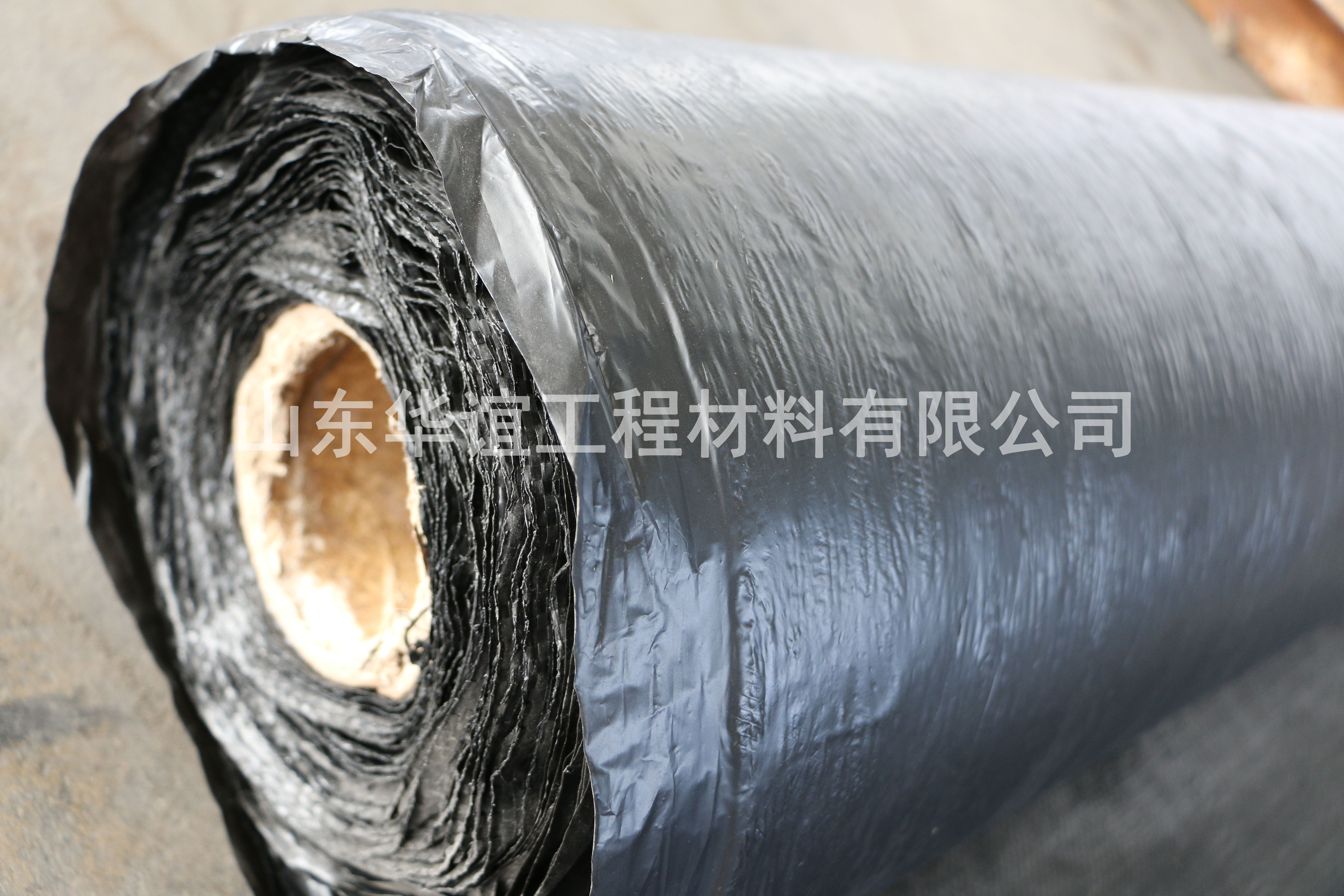湖北抗裂貼增強了與路基面的粘結(jié)力和穩(wěn)定性
