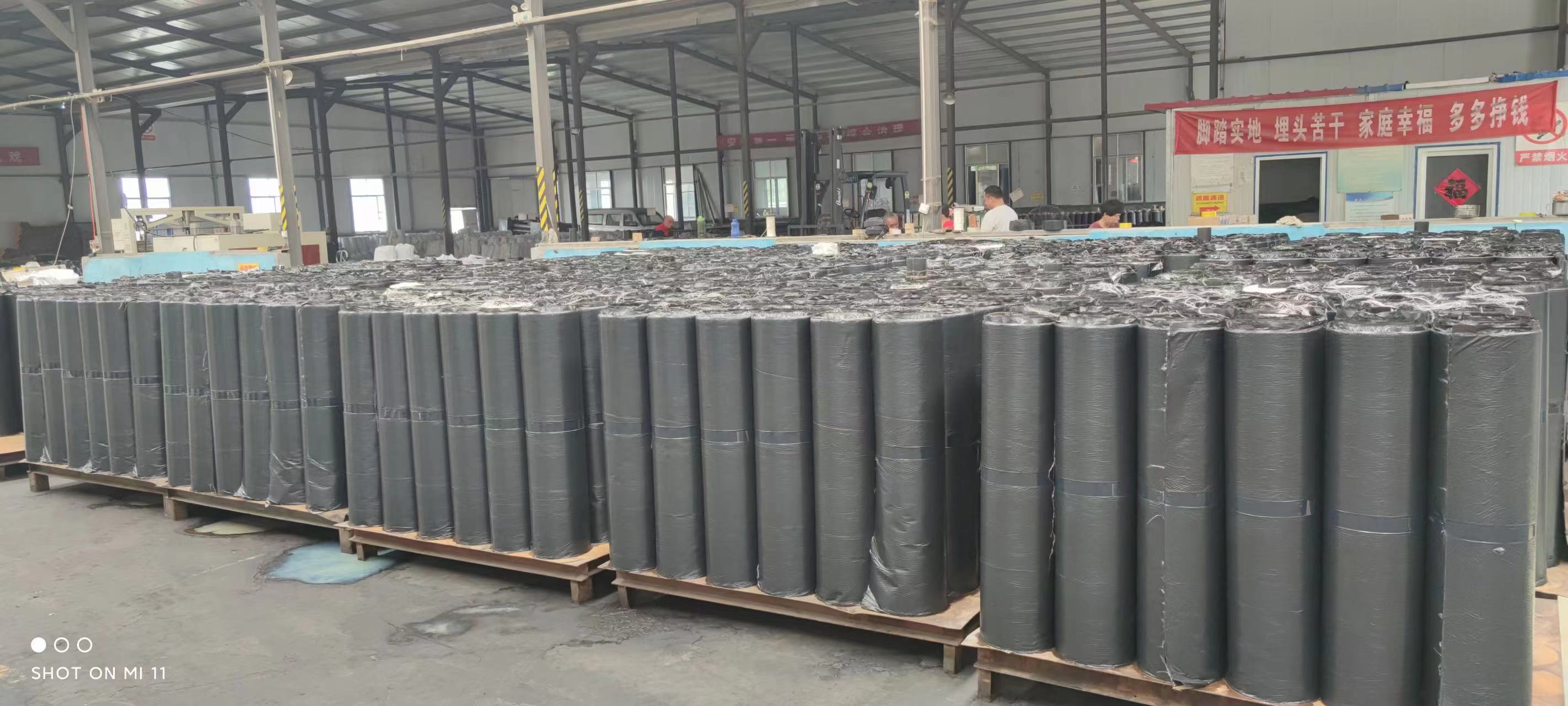 湖北抗裂貼實(shí)地施工中的優(yōu)勢(shì)作用多到你想象不到！