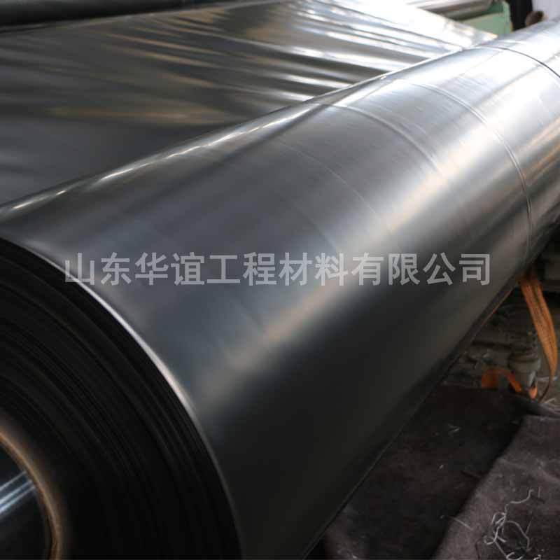 在土工建設(shè)中應(yīng)該如何選擇江西HDPE土工膜？